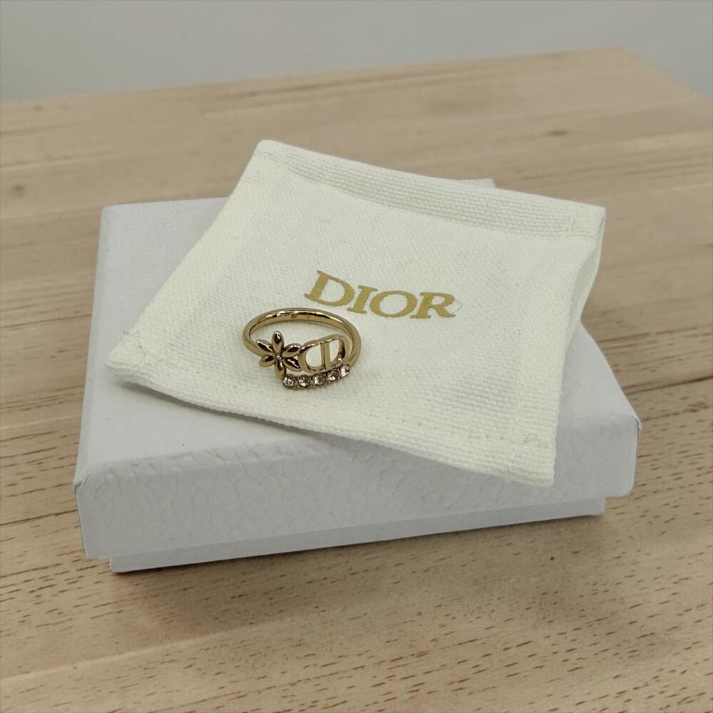 Dior Daisy Ring (M/6-6.5)